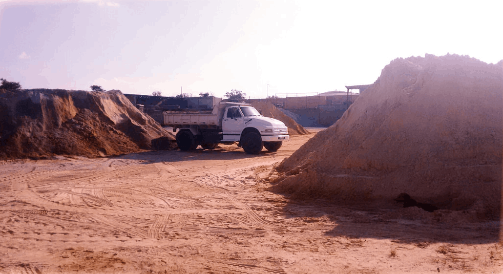 taubeer areia pedra terraplenagem disk entulho cacamba em sorocaba